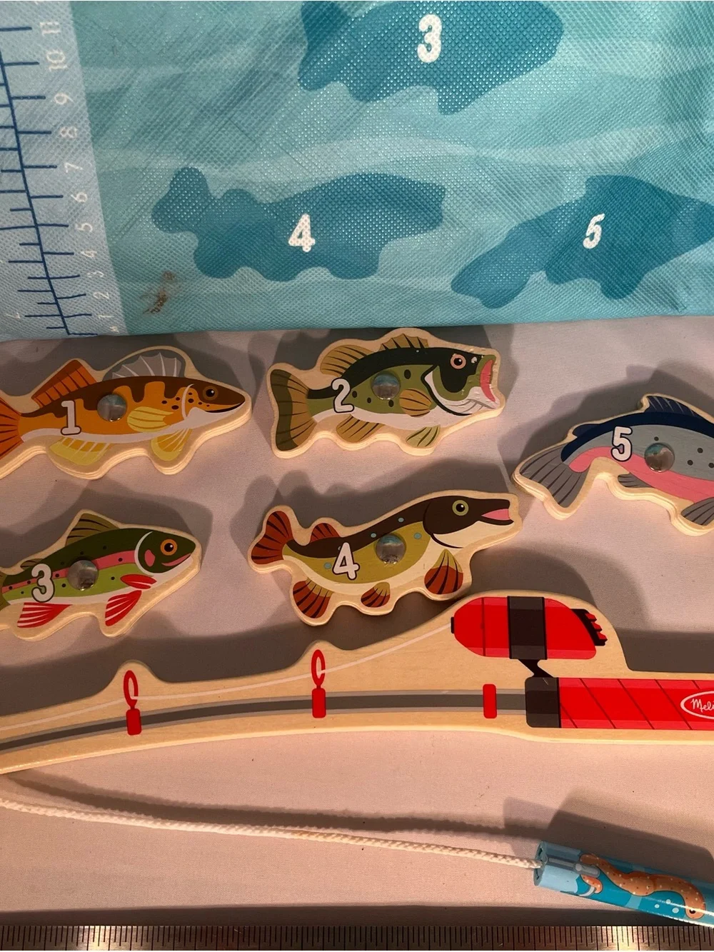 Melissa & Doug Kids Magnetic 8-piece Fishing Play Set
